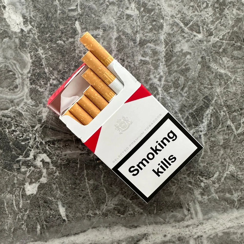 Marlboro red (smart seal)